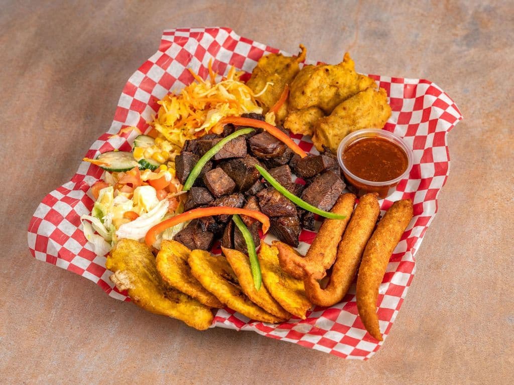Fritay (Tassot-Boeuf) + Plantain + Accra + Marinade + Salade + Pikliz