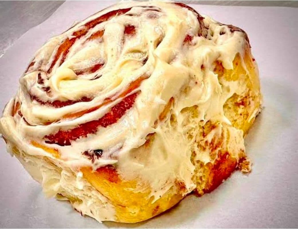 Six Buns Classic Cinnamon Bun