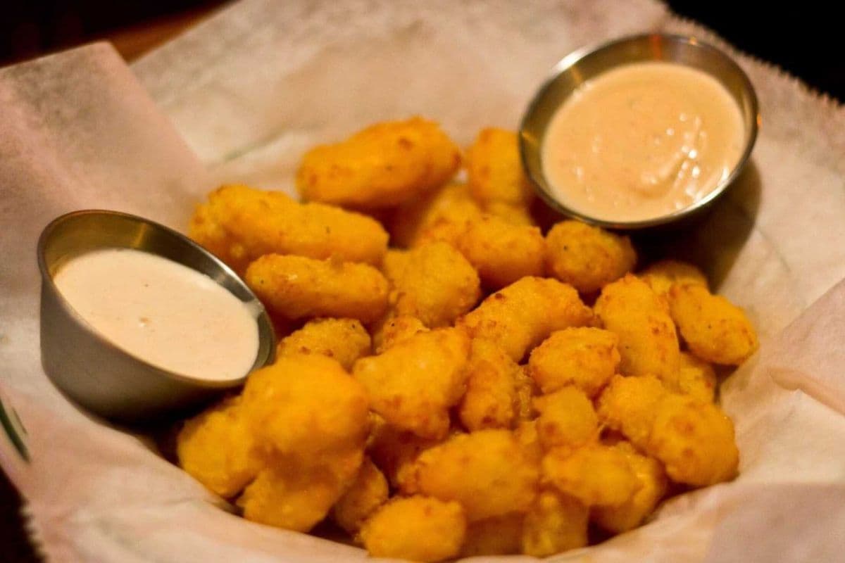 Deep Fried Cheese Curds (460 Cal)