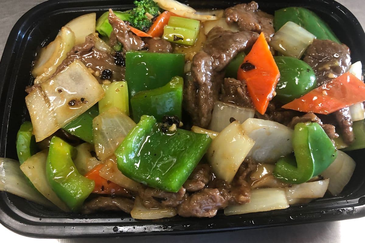 35. Beef and vegetable with Black Bean Sauce 豉汁牛杂菜