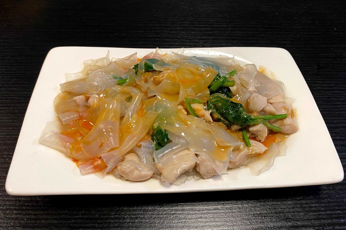 A9. Chicken and Clear Noodle Salad 雞絲粉皮