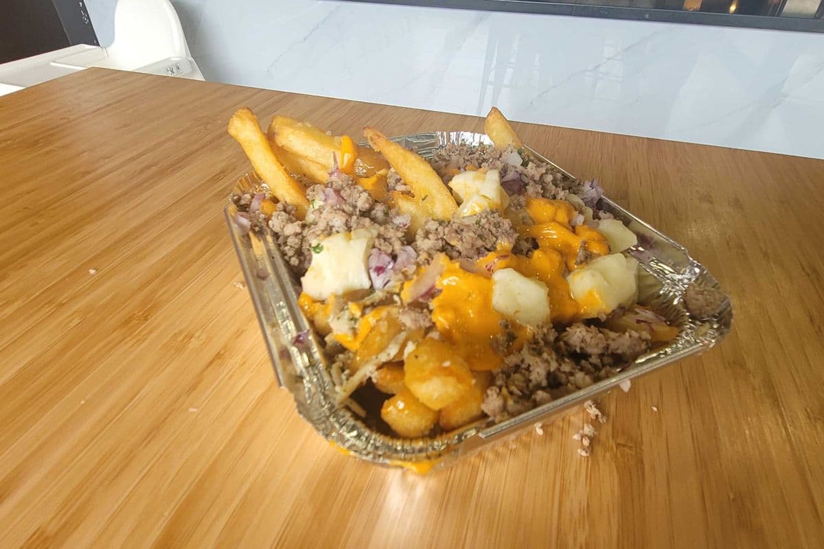 poutine au Bœuf Haché (7 Oz)