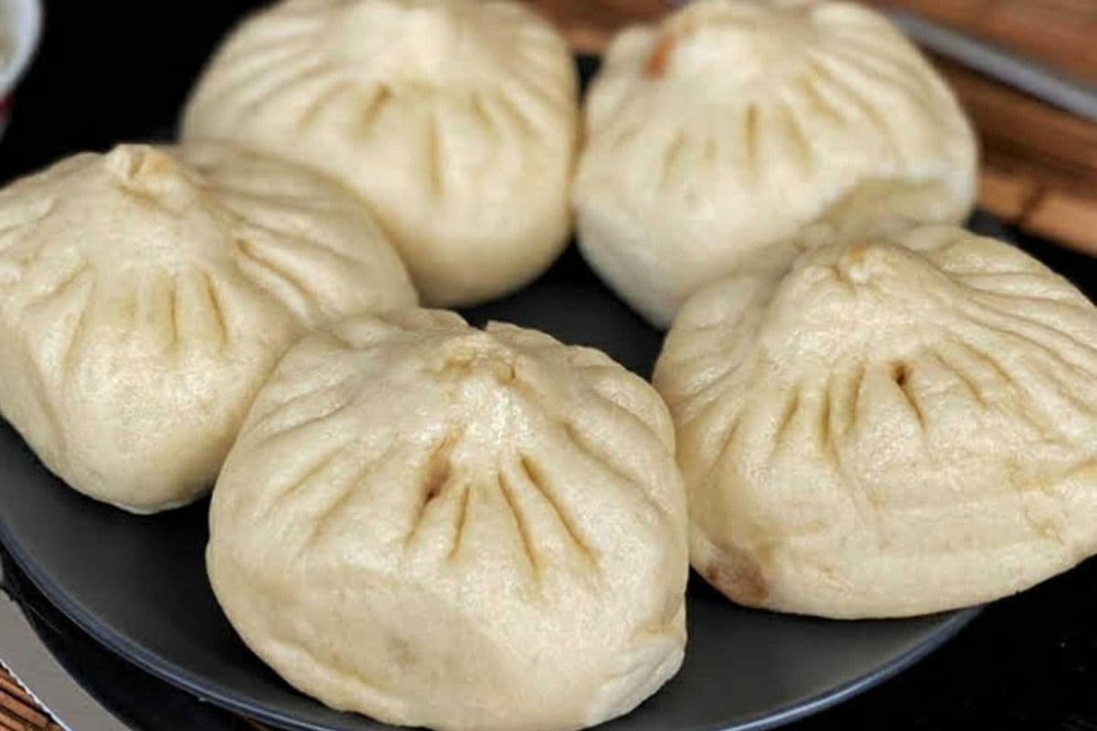 D2. Tianjin-Style Steamed Pork Buns (6 pcs)