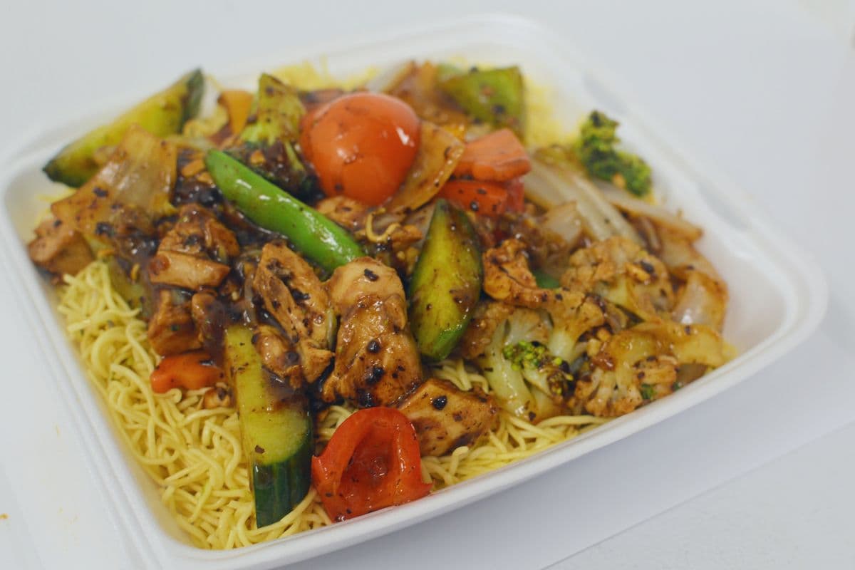 33. Black Bean Sauce Chicken or Beef Chow Mein