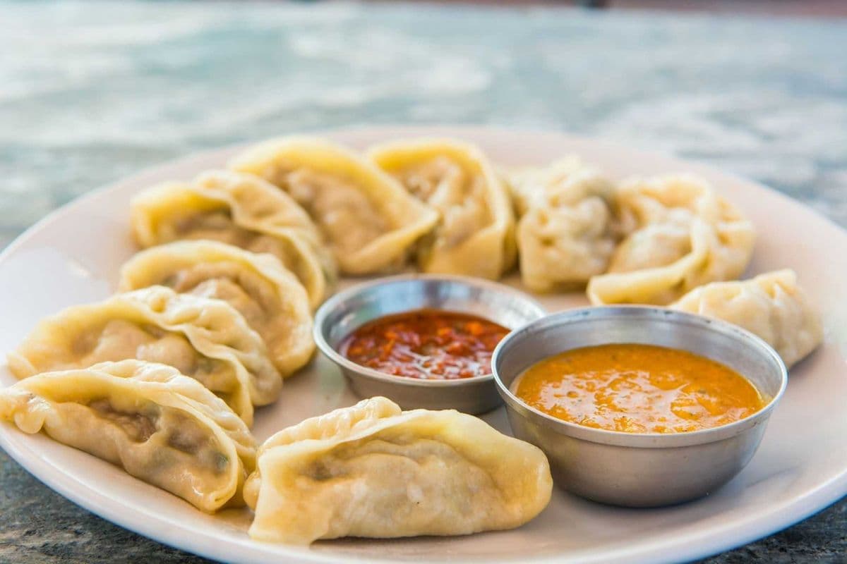 MOMOS PANEER/CHICKEN
