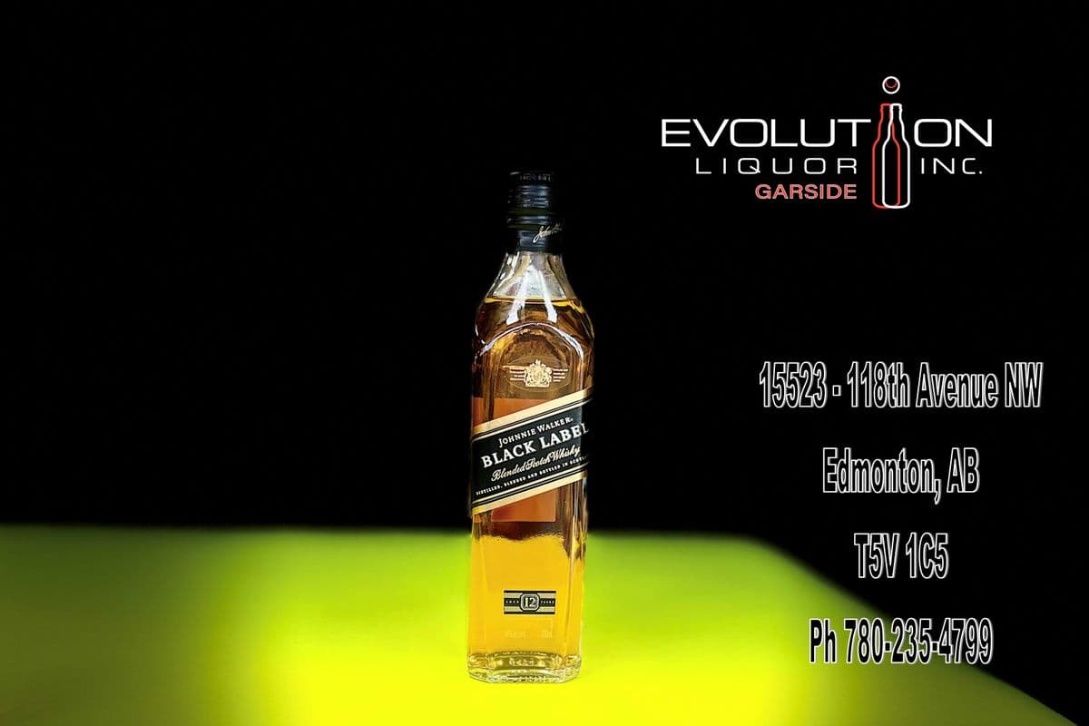 Johnnie Walker Black Label Blended Scotch Whisky 0200G Family (1 x 200ml Glass Bottle)
