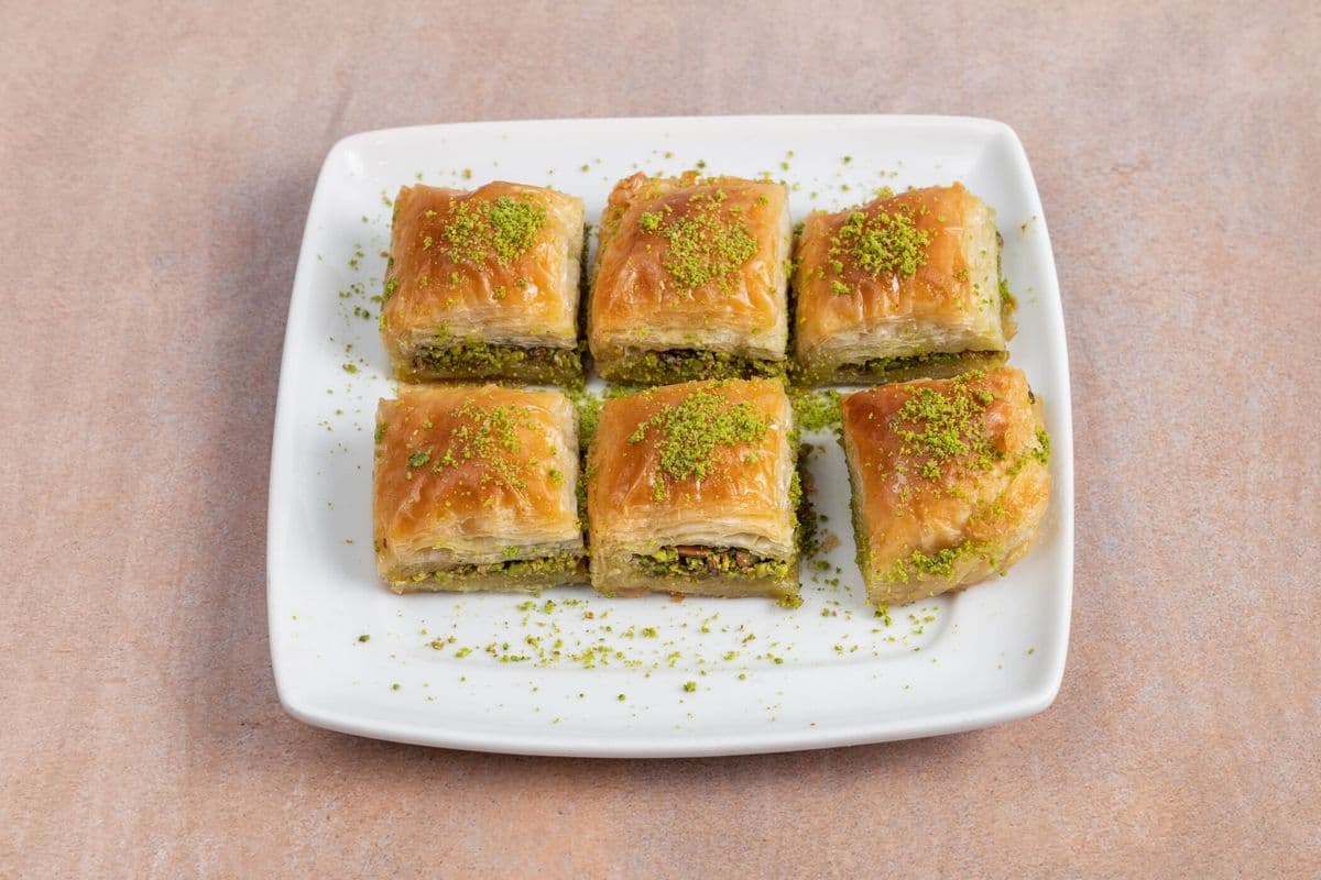 Baklava carré spécial aux pistaches premium / Premium Special Square Pistachio Baklava (500 gr)
