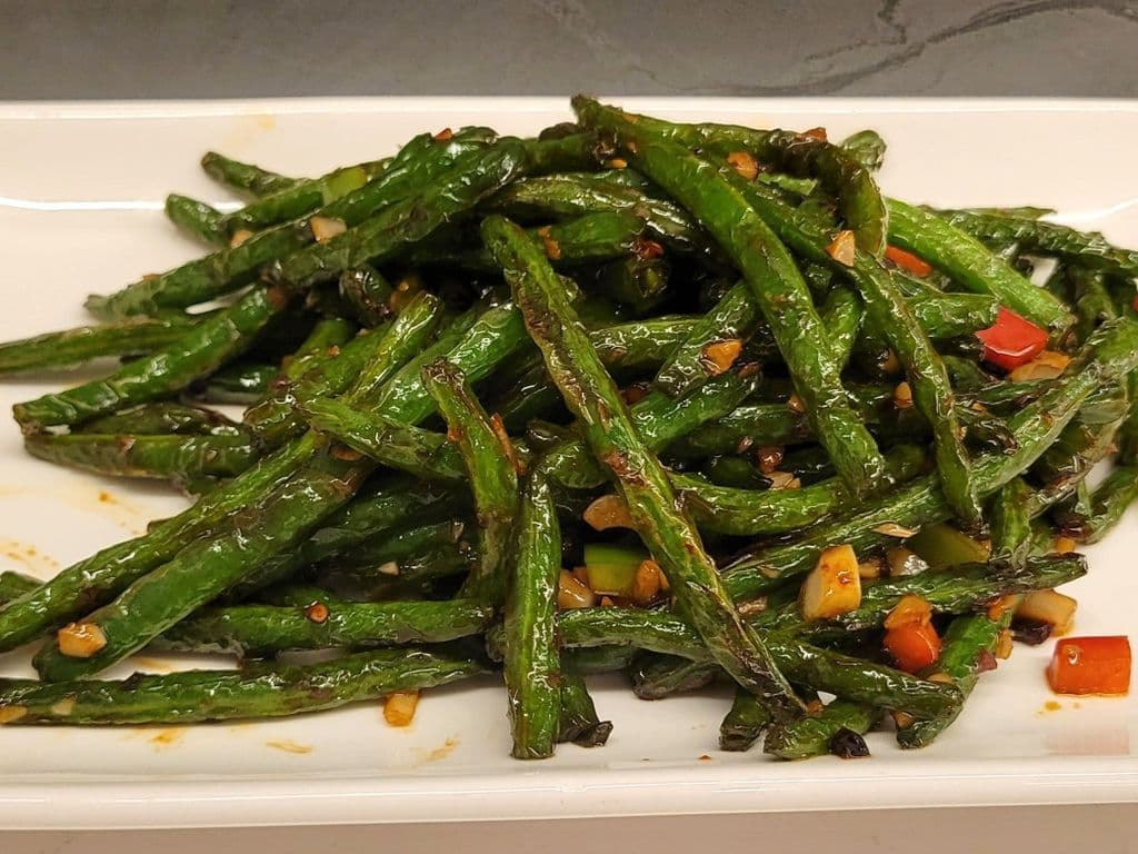 V12 Sauteed Green Beans with Minced Pork 干邊肉碎四季豆