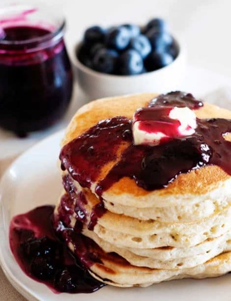 Bistro High End Buttermilk Pancake and Berries (4 pcs)