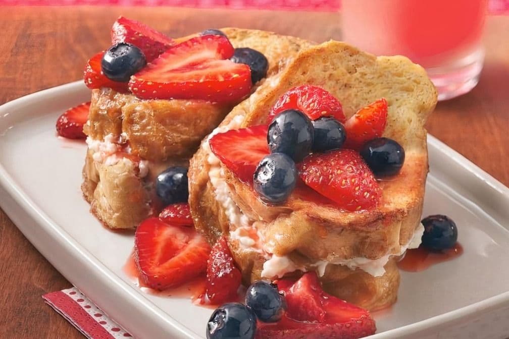 Pain Doré Fruits Frais et Crème Anglaise / Fruits and English Cream French Toast