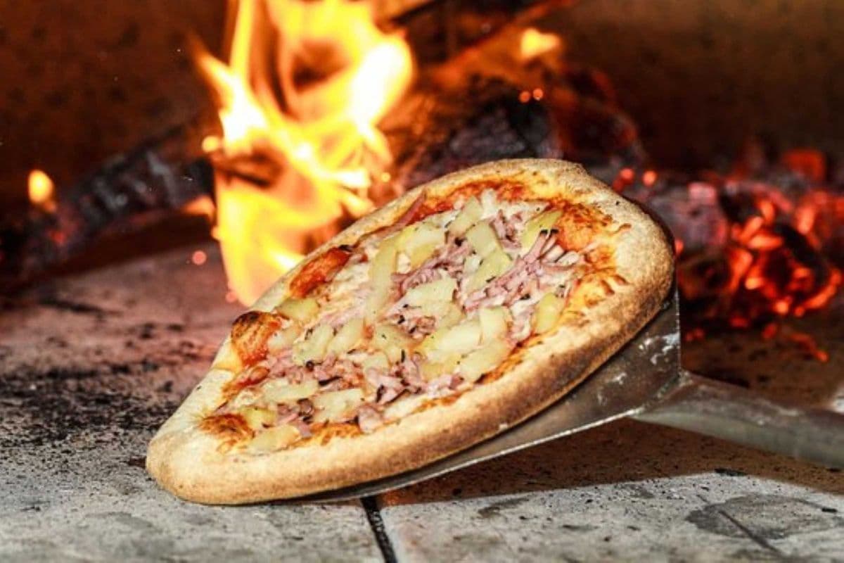 Small 10" Pizza Hawaiano (Hawaiian)