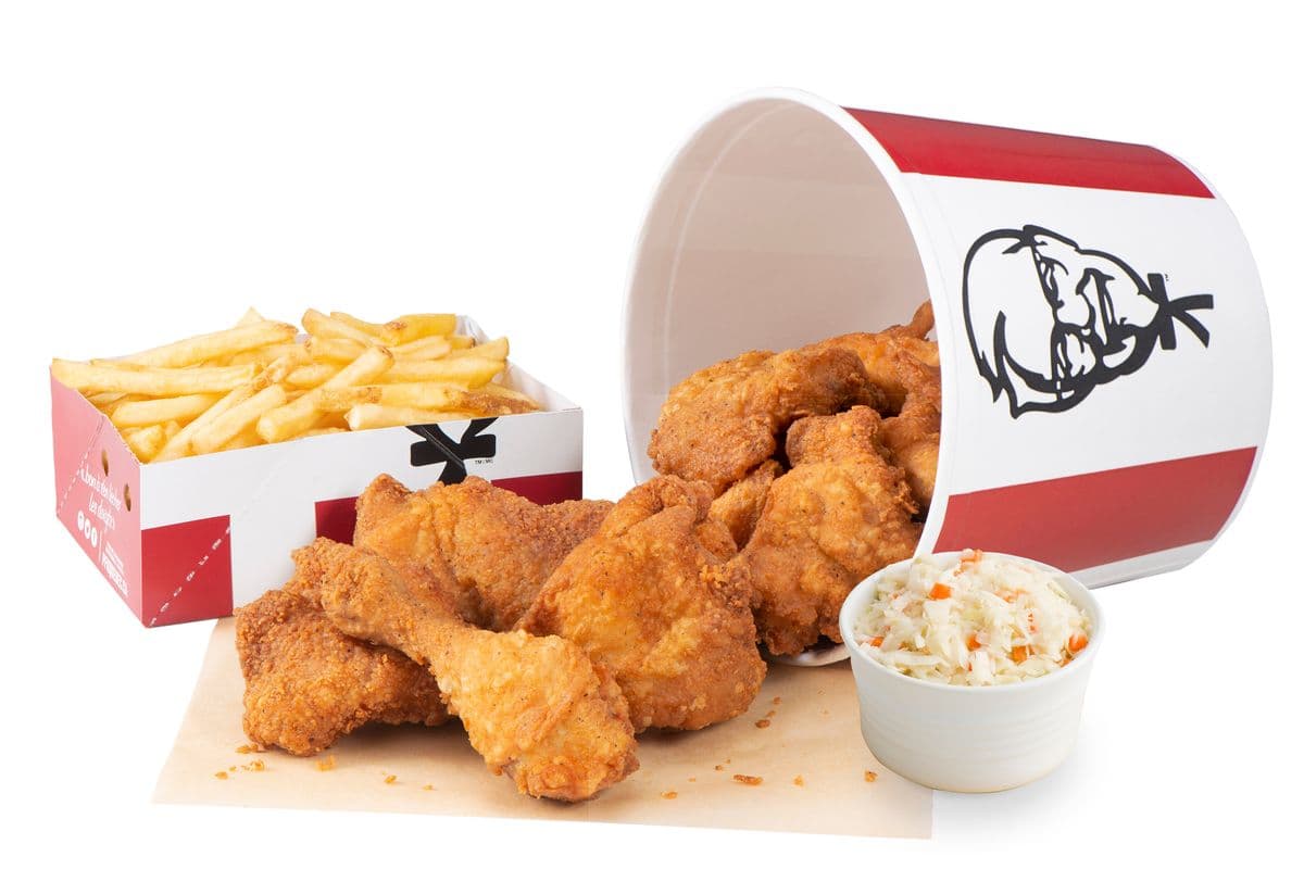Baril 6 morceaux et 2 accompagnements format grand / Original Chicken Bucket (6 pcs) and Two Large Sides