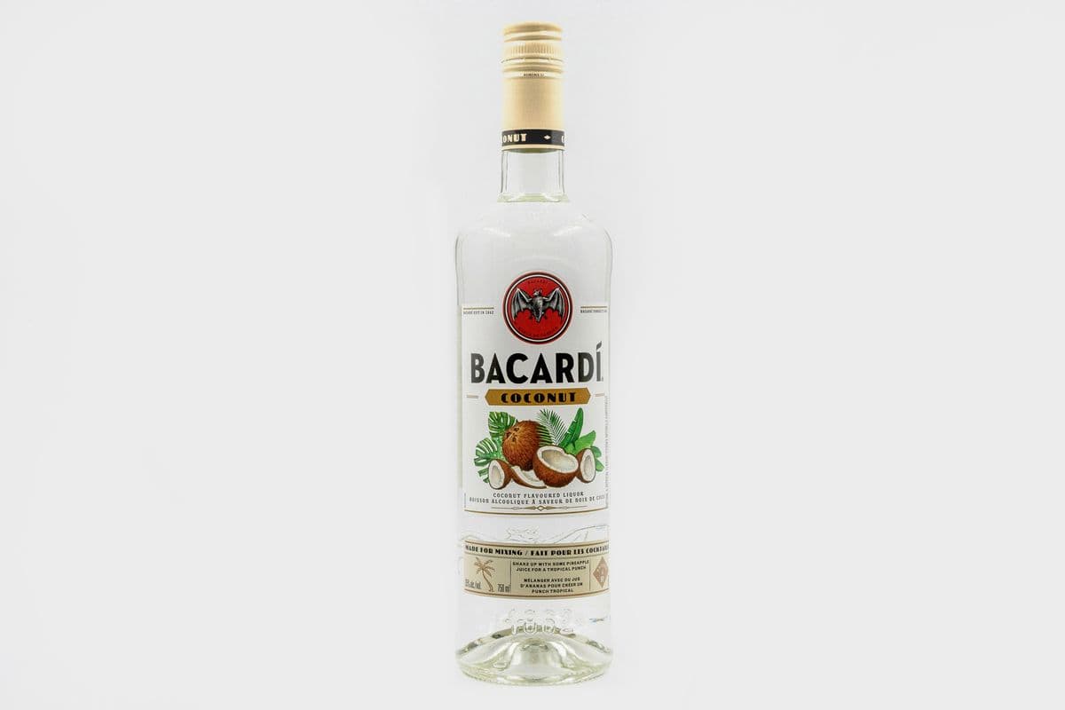 Bacardi Coconut (1 x 750 ml)
