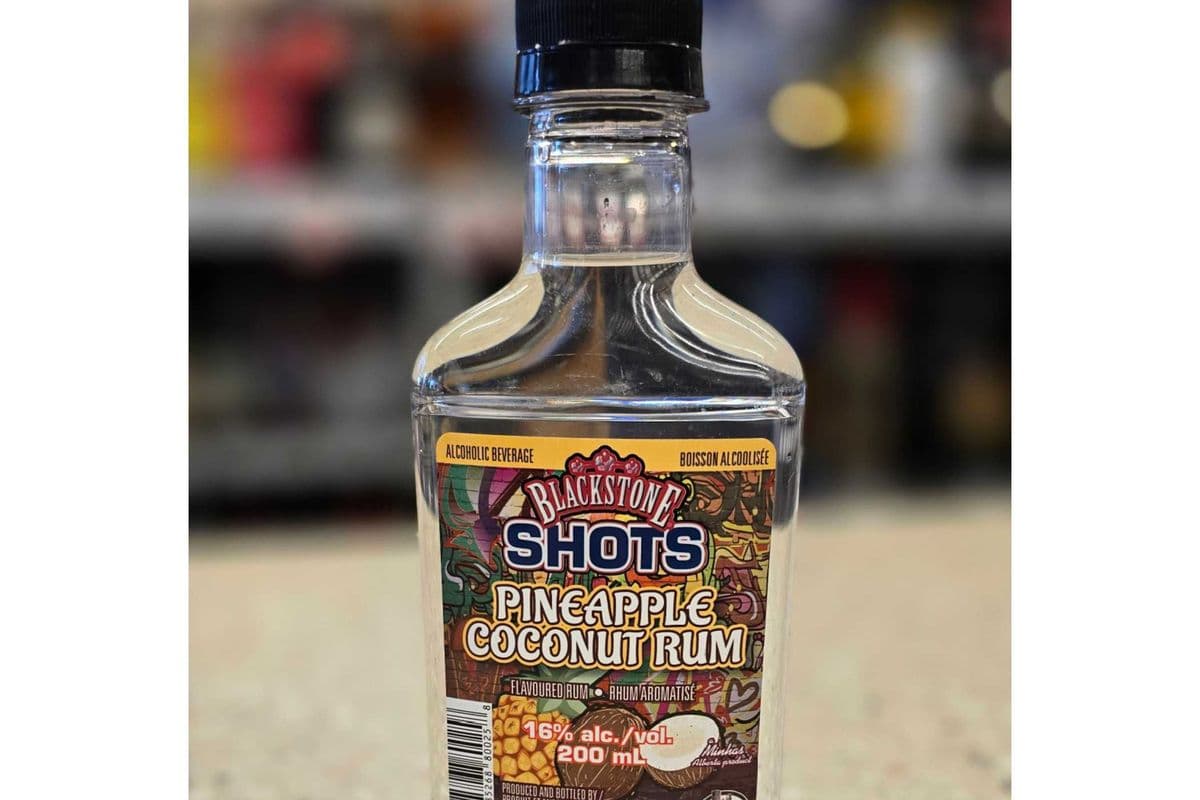 BLACKSTONE PINEAPPLE COCONUT RUM 200ML (1 x 200ML)