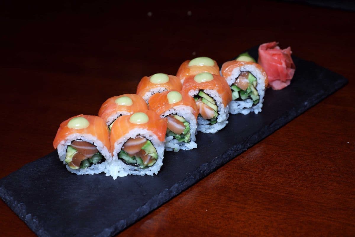 Smoked Double Salmon Roll (8 pcs)