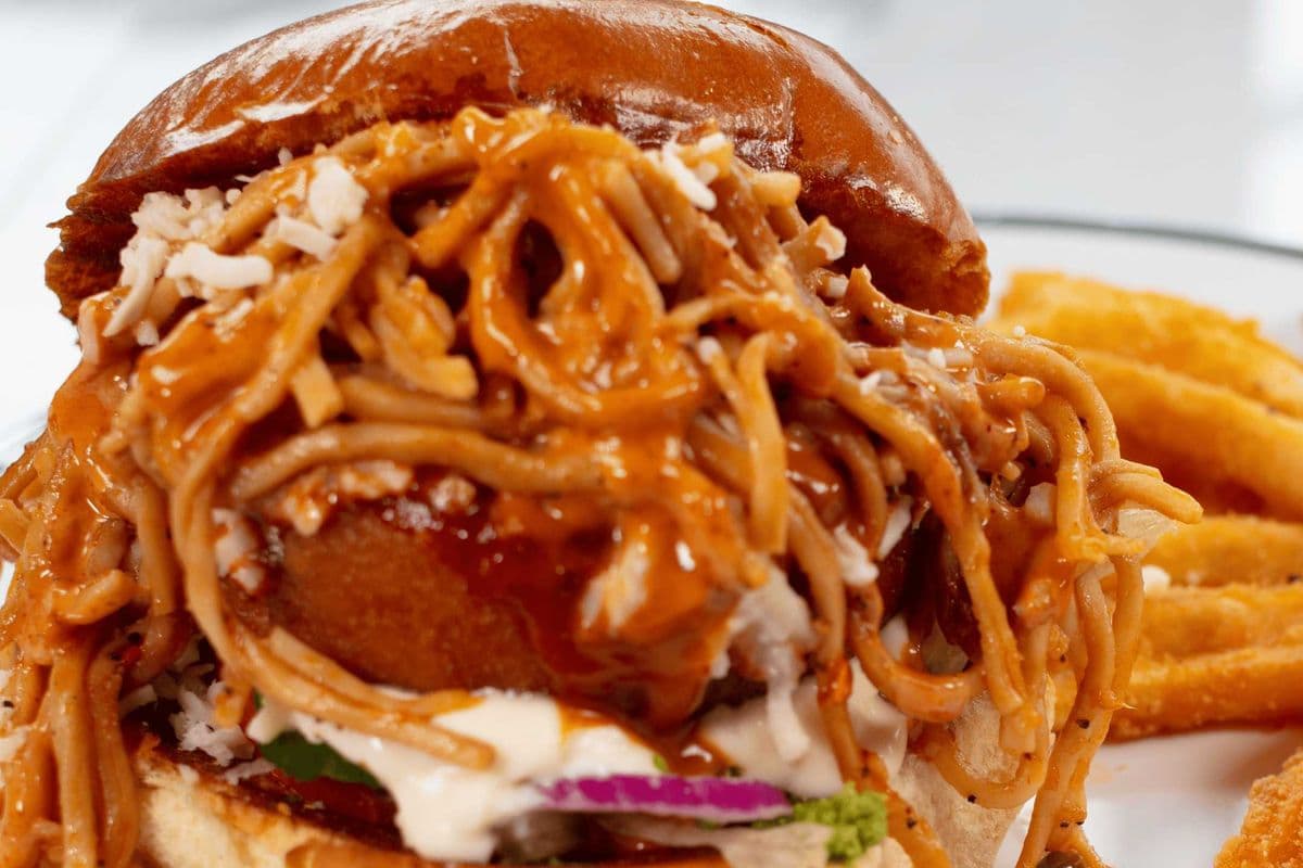 NOODLE BURGER (ALOO TIKKI NOODLE BURGER)