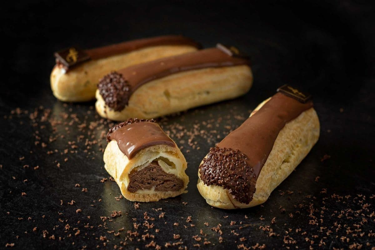 Chocolate Éclair (individual)