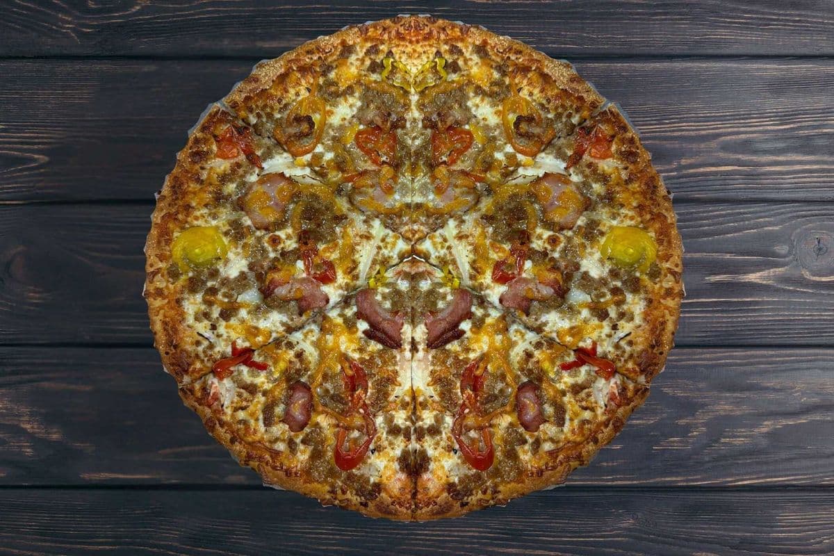 Bacon Cheeseburger Pizza