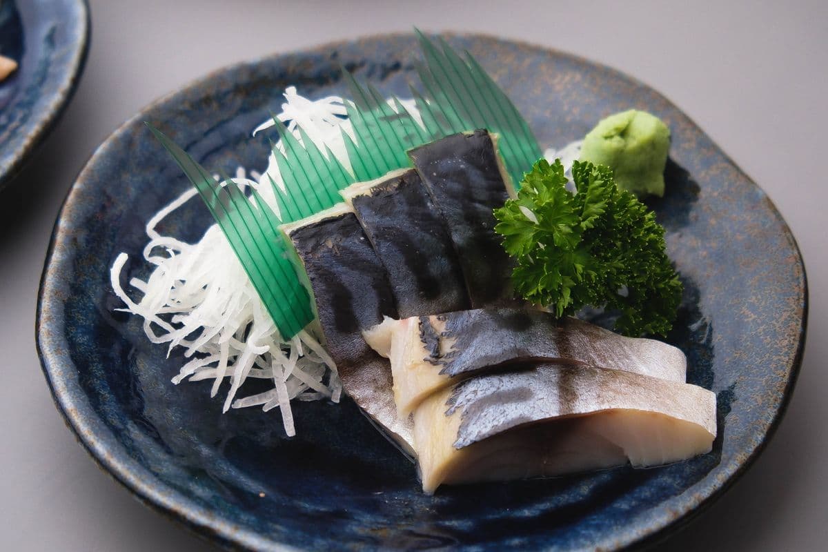 Saba Sashimi (9 pcs)
