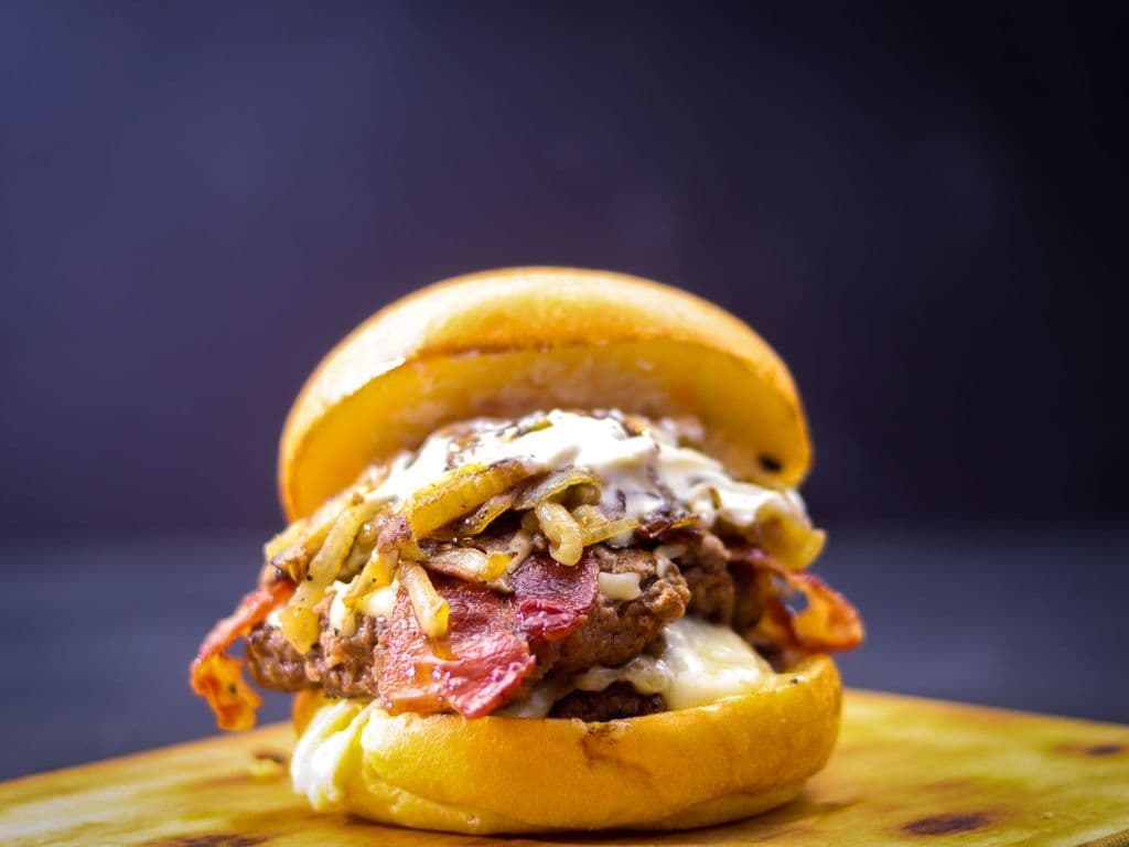 Burger Deluxe / Deluxe Burger