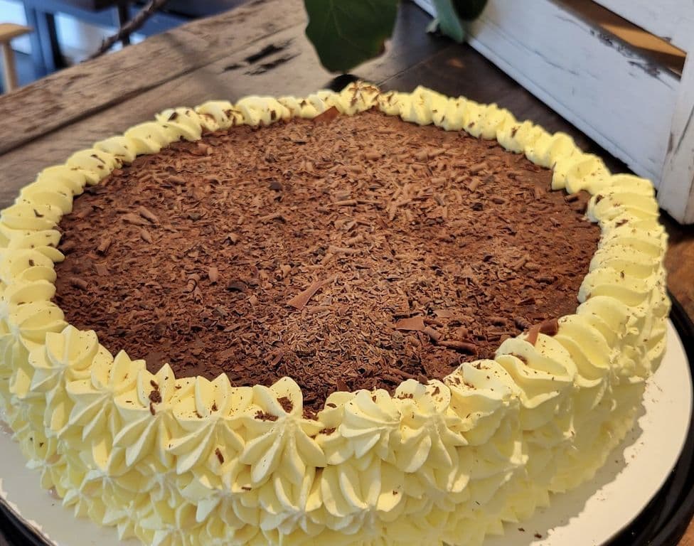 16 cm Round Gelato Cake - Fior Di Latte, Chocolate, Oreo Fudge Crunch