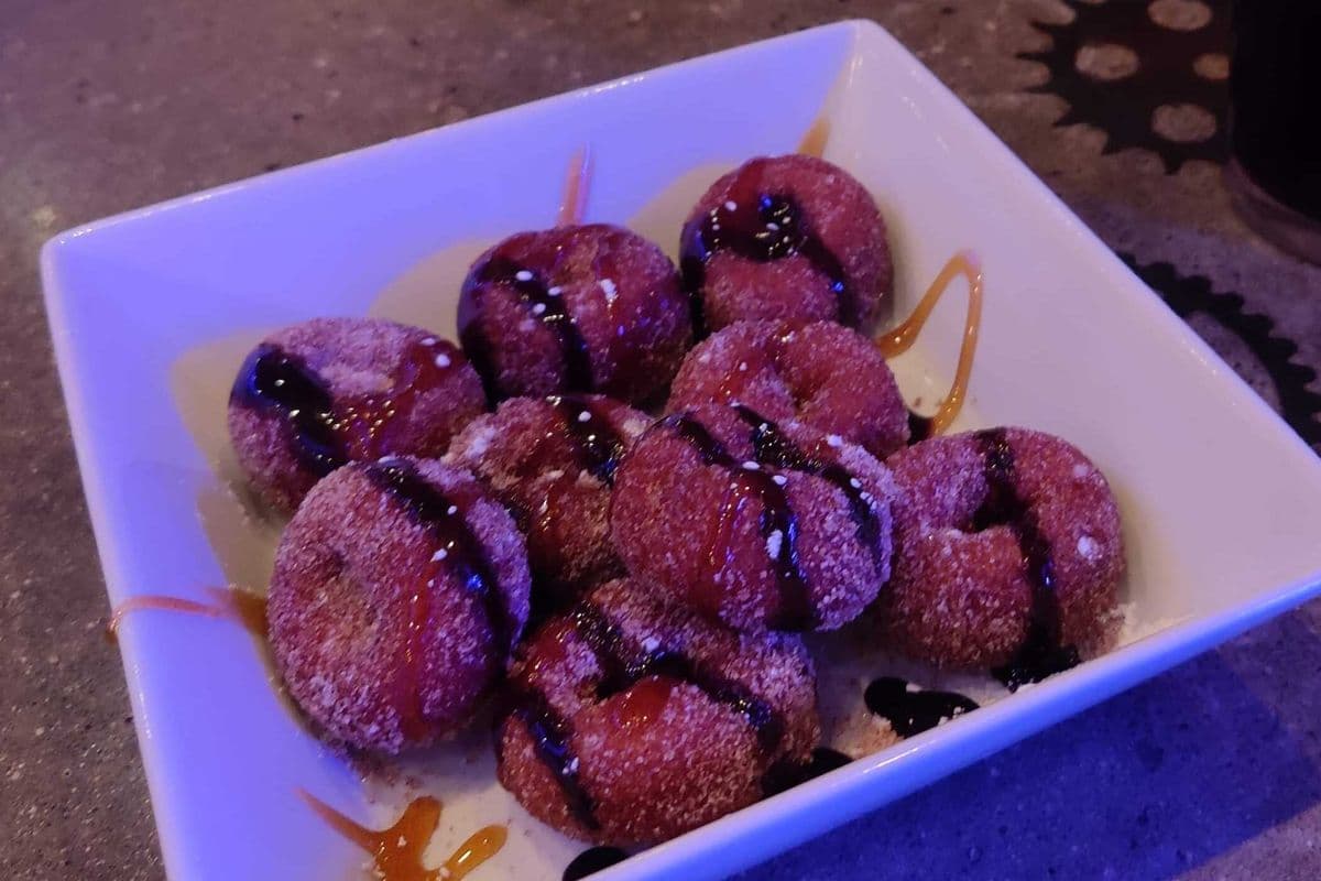 Mini Donuts (8 donuts)