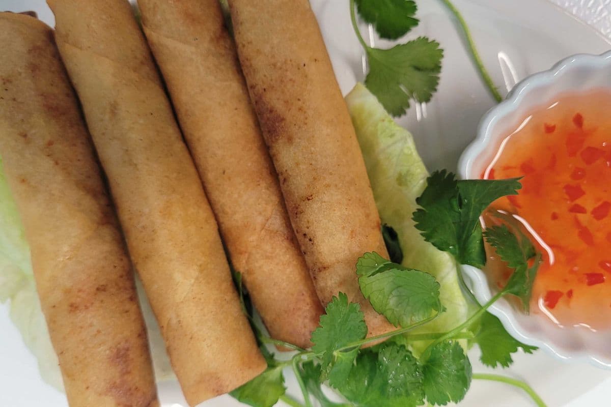 3. Spring Rolls (4 pcs)