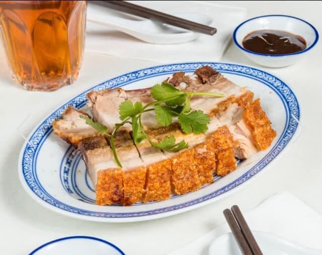 Roasted Rack of Crispy Pork 脆皮燒肉