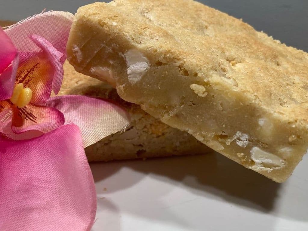 White Chocolate Macadamia Bars