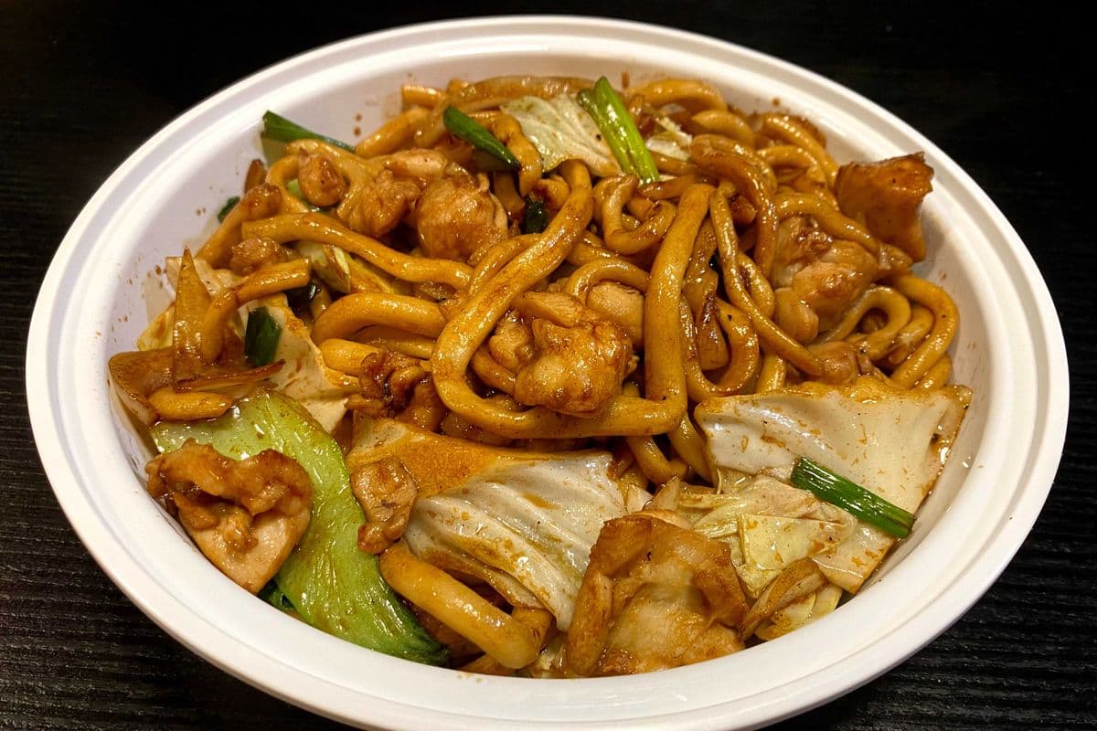 F8. Chicken Chow Mein