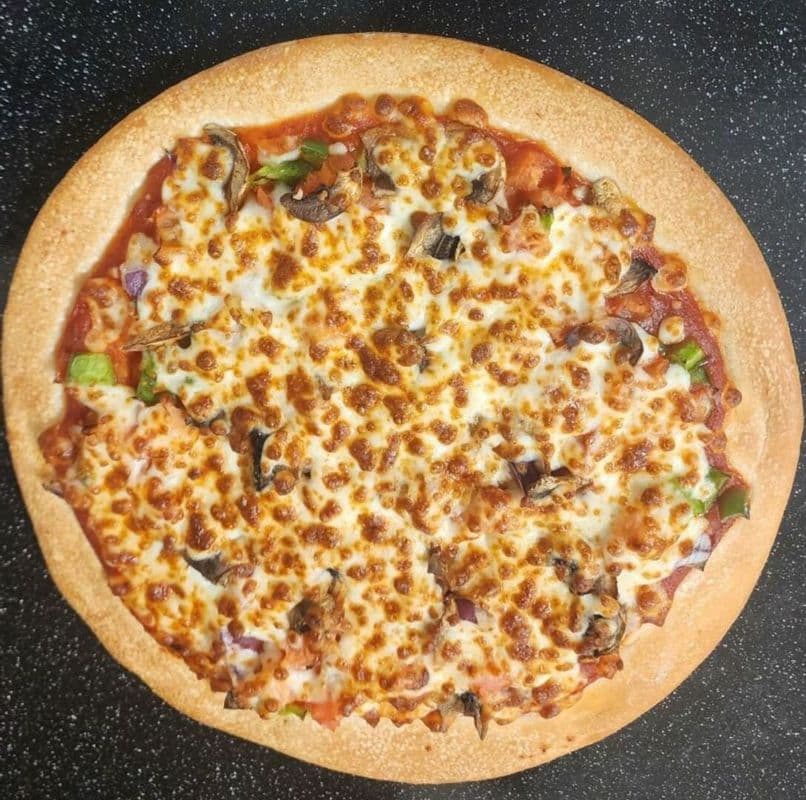 Solo The Works Pizza