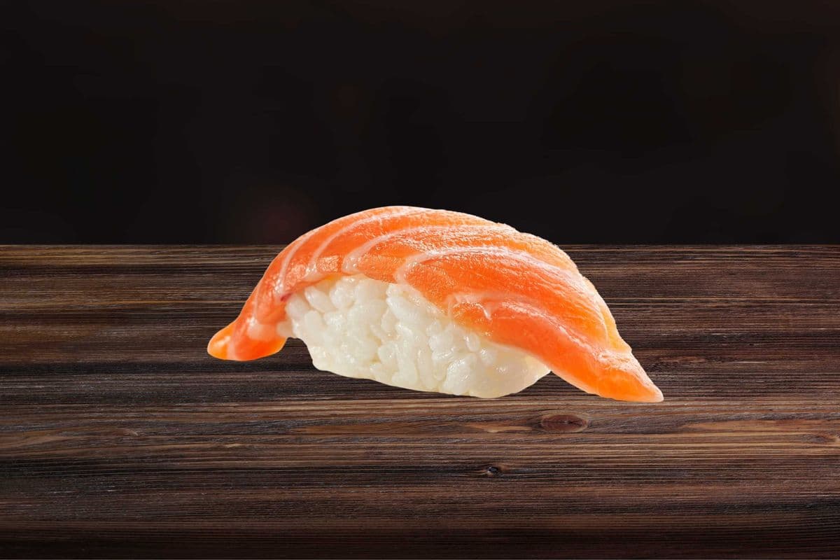 Salmon nigiri