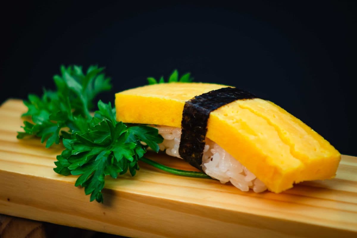 Tamago (Egg) Sushi (2pcs)