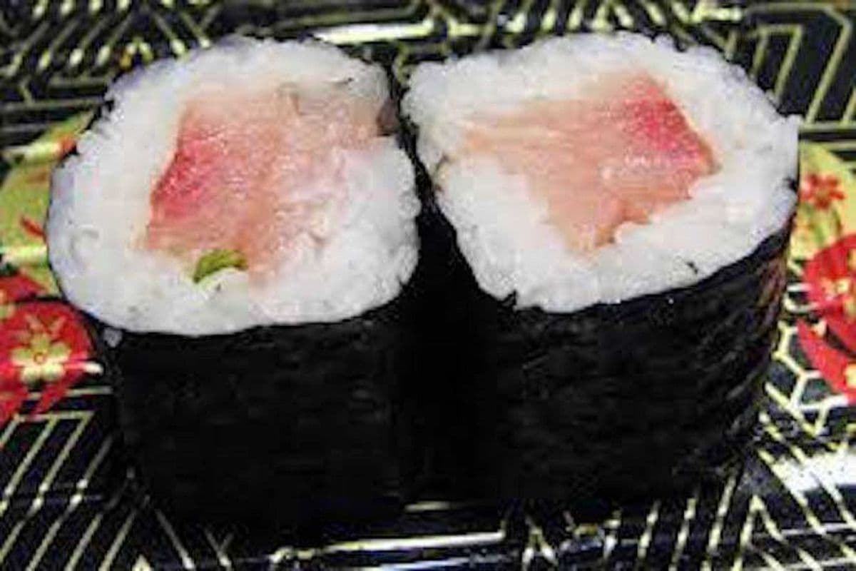 Hamachi Roll (6 pcs)