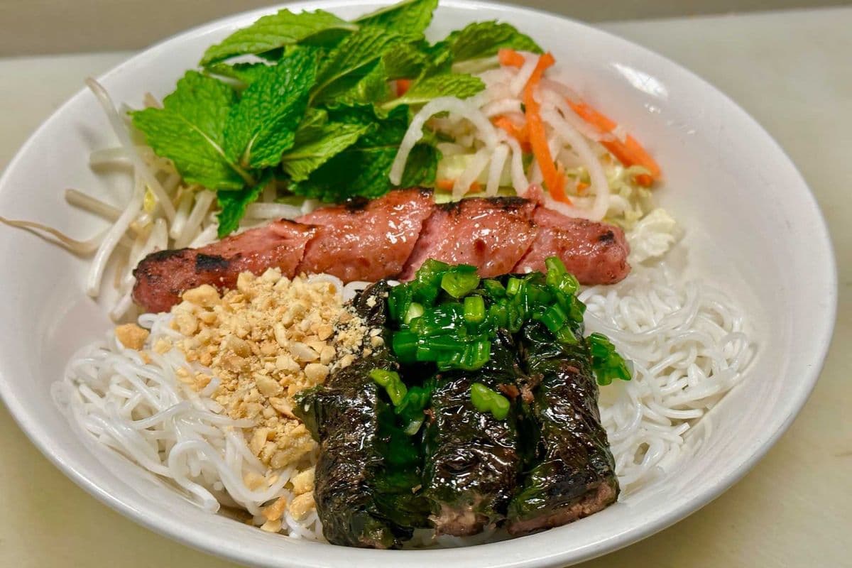 B15. Beef Shish Kabob in Mint Leaves with Grilled Meatballs with Vermicelli (Bun Bo La Lot and Nem Nuong)