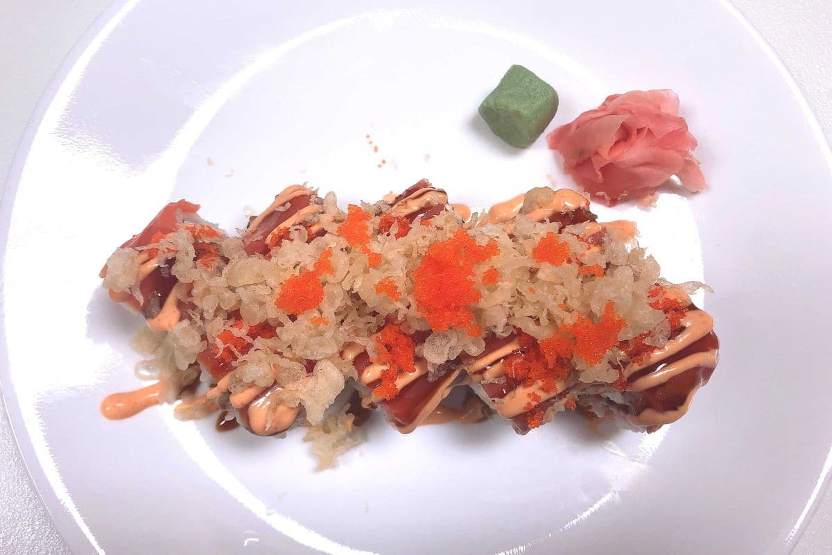 Crunchy Smoked Salmon Roll (8pcs)