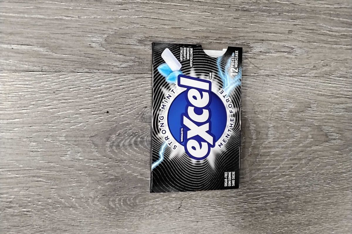 Excel strong mint gum (12 pieces )