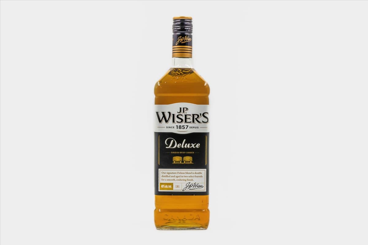 Wisers Deluxe (1.14 L) (1 x 750ml)