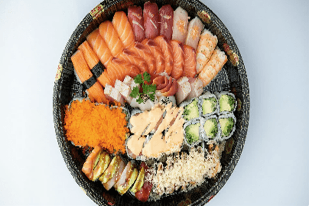 Assorted Sashimi-Sushi-Roll