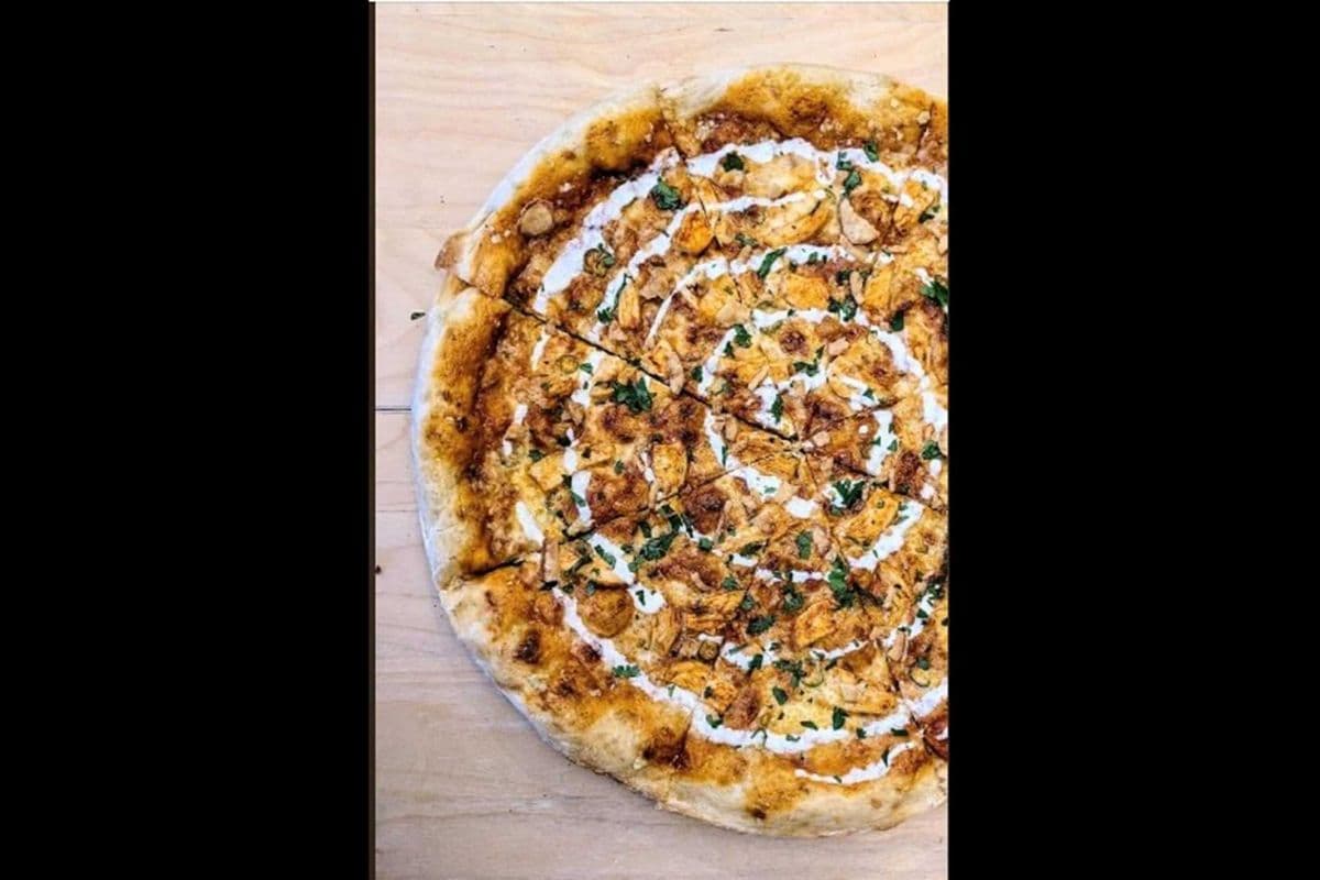 Small Butter Chicken Pizza