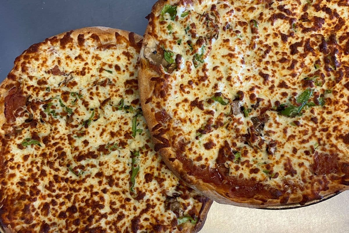 Deux petites pizzas / Two Small pizzas