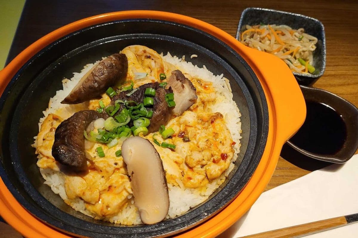 MALA SPICY Chicken breast and Shiitake Mushrooms with Clay Pot Rice