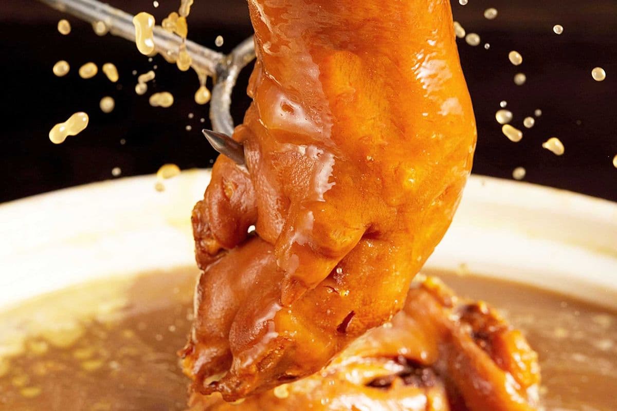B2.火焰脱骨猪手Pork Feet