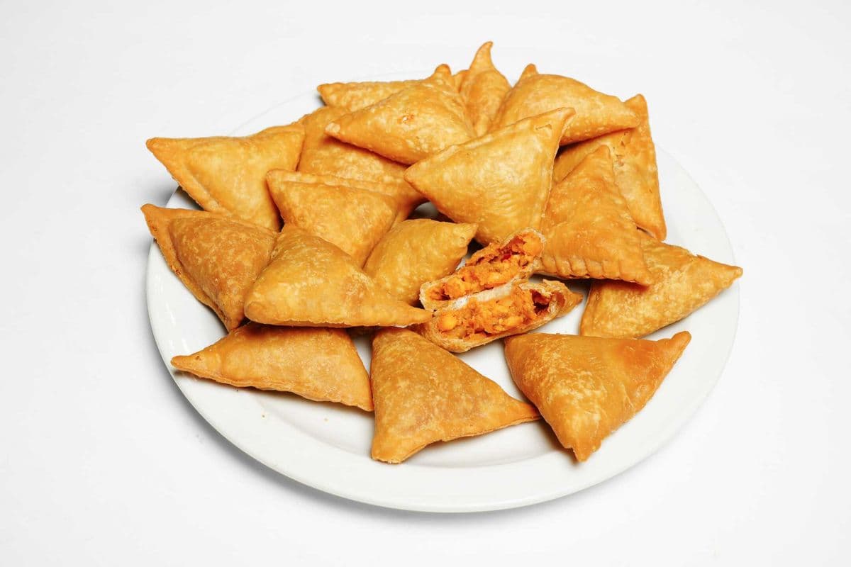 Spicy Cheese Samosas (15pcs)