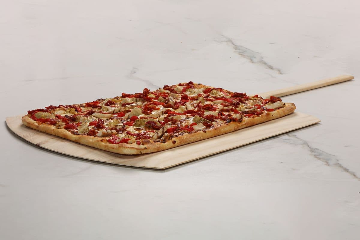 21'' x 15'' Party Chicken Pesto Gourmet Pizza (24 Slices)