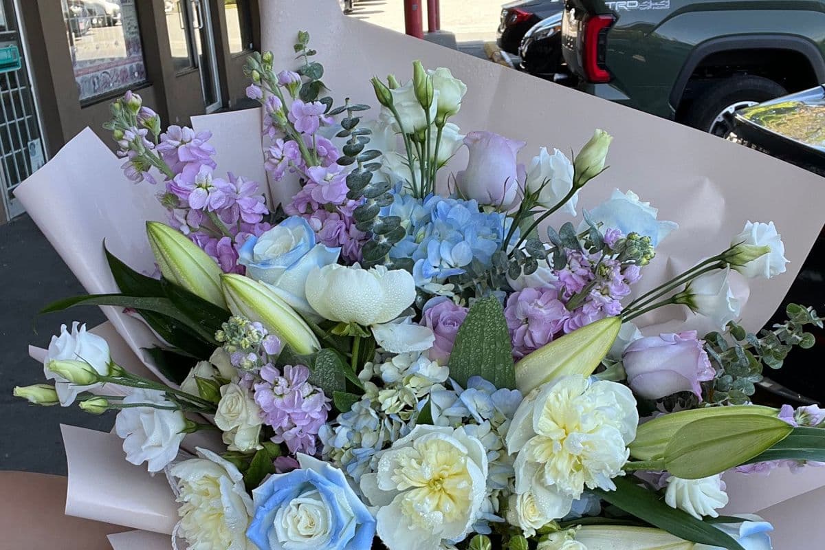 Blue purple And White Series Bouquet 蓝紫白系列花束