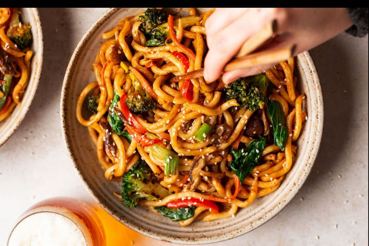 A17.Stir Fried Udon Noodles