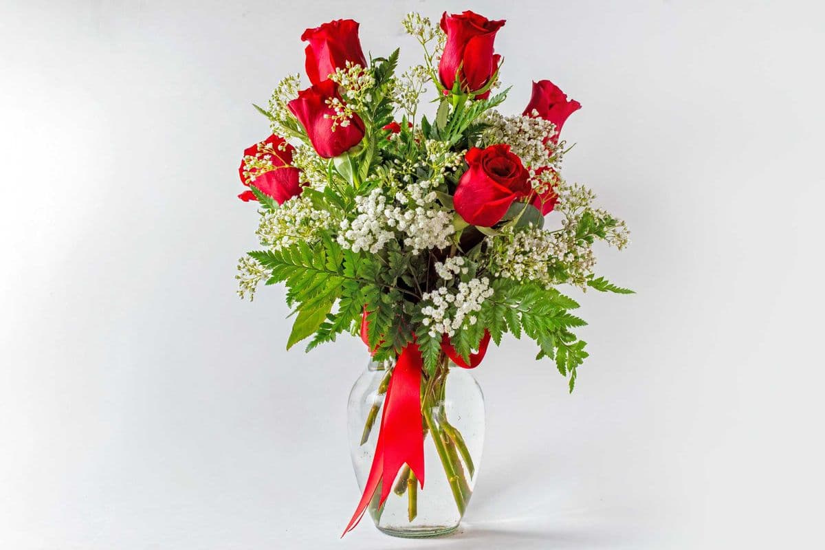 9 Roses in a Vase