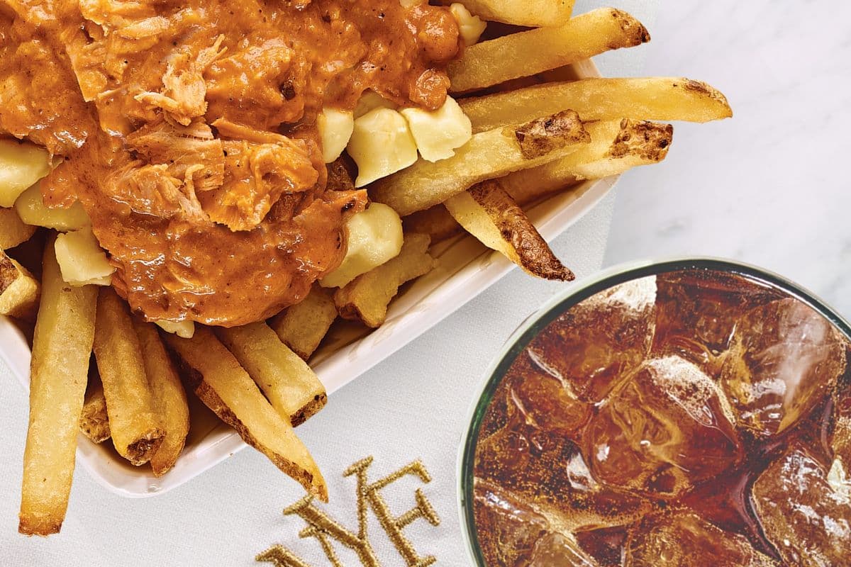Poutine au poulet au beurre et Duo Pepsi / Butter Chicken Poutine + Pepsi Combo