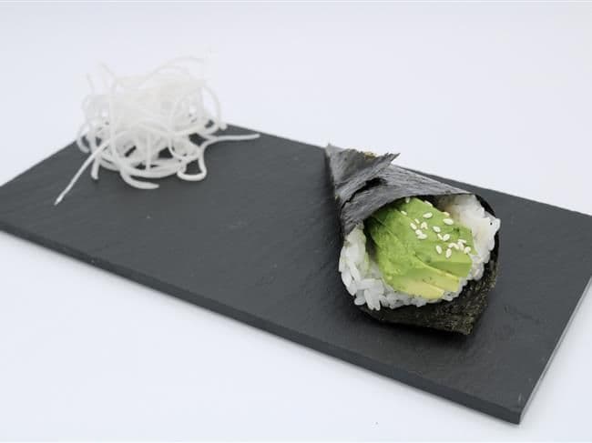 Avocado Hand Roll (1pc)